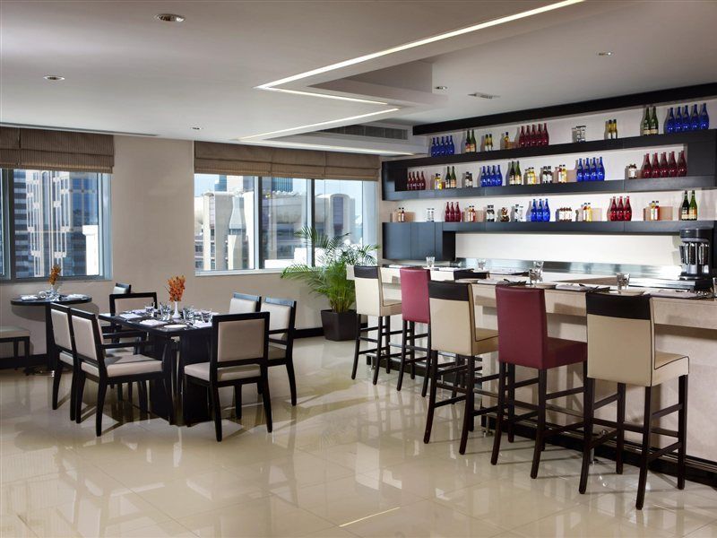 Cristal Hotel Abu Dhabi Exteriör bild